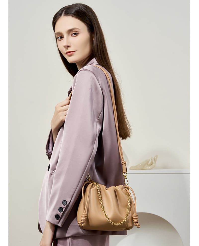 schultertasche damen kette