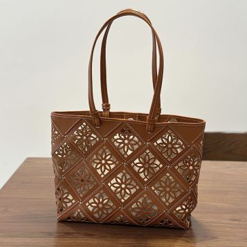 durchbrochene leder tasche