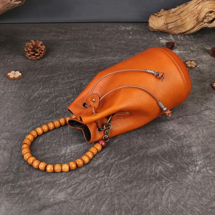 kleine Damen Leder Umhängetasche mit Griff Handtasche mit Holzperlenkette