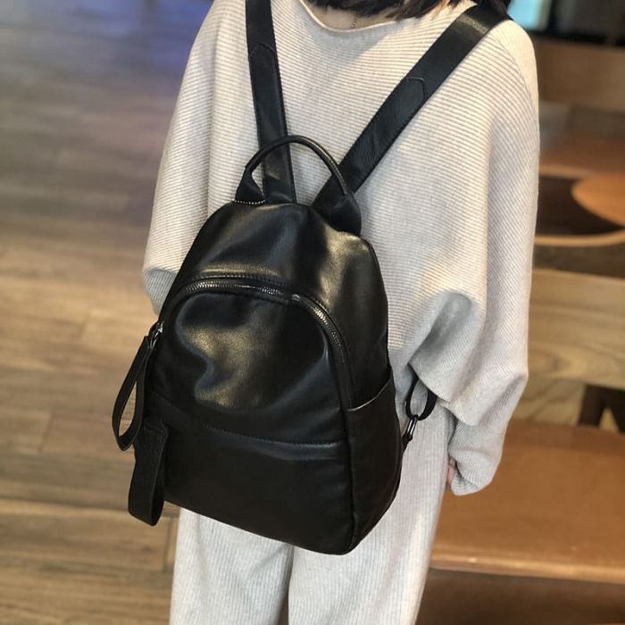 moderner Rucksack aus Leder schwarz für Freizeit und Alltag