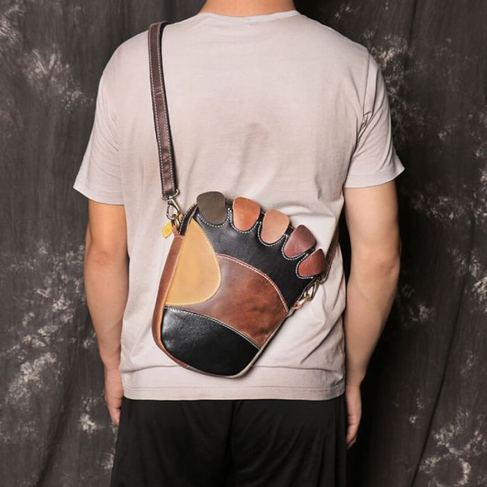 Vintage Herren Umhängetasche Leder in Fuß Form