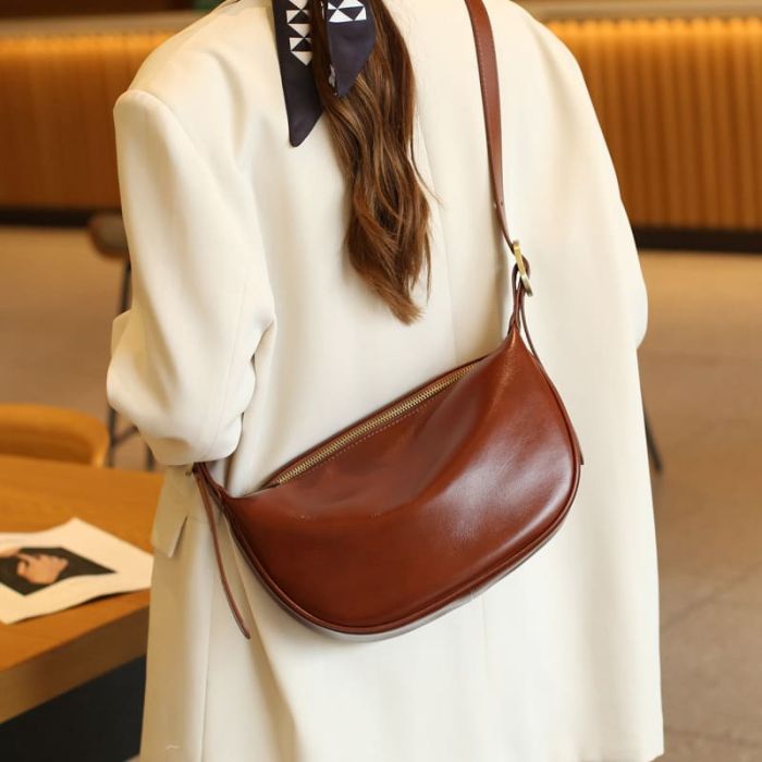 kleine Umhängetasche Damen Leder modern schlichte Schultertasche