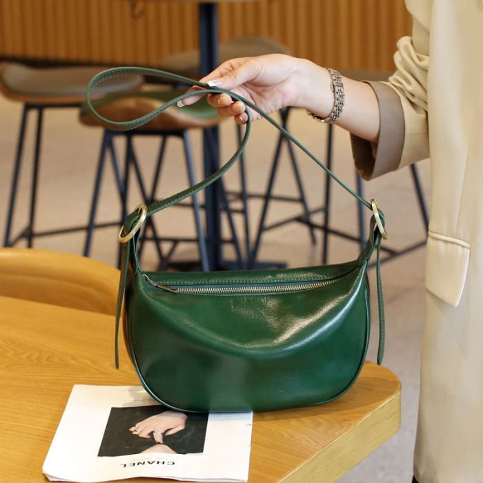 kleine Schultertasche Damen Leder mit Kette in 2 Farben
