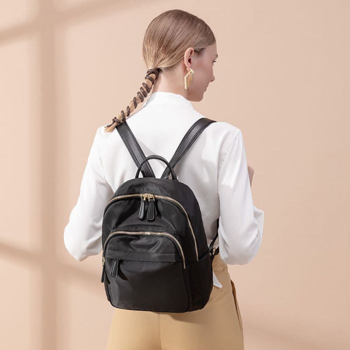 wasserdichter Damen Rucksack leicht modern Reißverschluss am Rücken