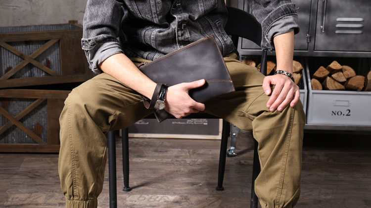 Herren Clutch: Ein unverzichtbares Mode-Statement für den modernen Mann